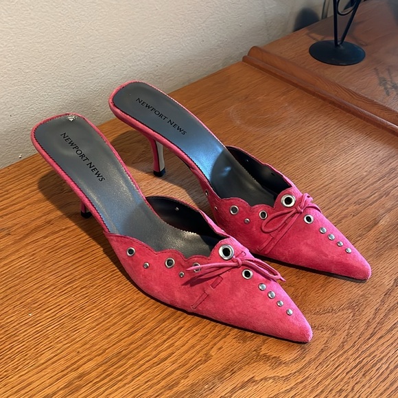 NWOT-Pink suede, mule pumps. Ladies size 10. - Picture 3 of 5